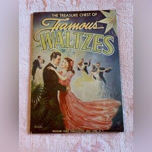 ✨4 for $20✨ “The Treasure Chest of Famous Waltzes” 1943 songbook collection